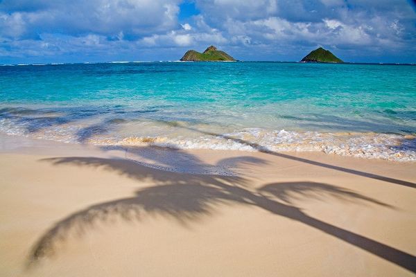 Hawaii-Oahu-Lanikai Beach with tropical blue water and islands off shore